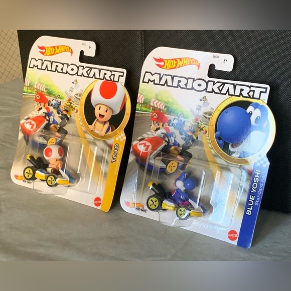Hot Wheels MARIOKART: TOAD & BLUE YOSHI - Picture 1 of 4